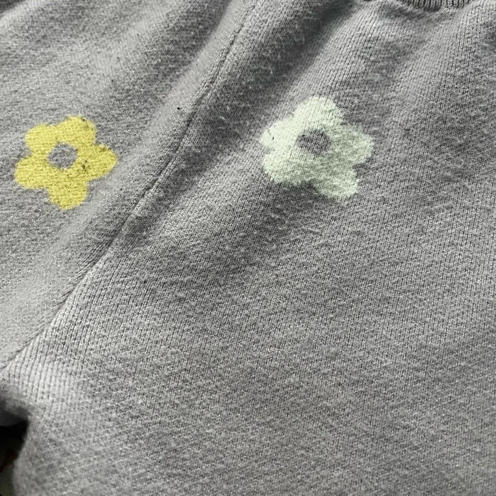 SHEIN Kids Gray Set with Colorful Floral Design